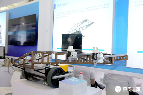 美科研团队推出FLEX－π模型 赋能机器人灵活泛化作业