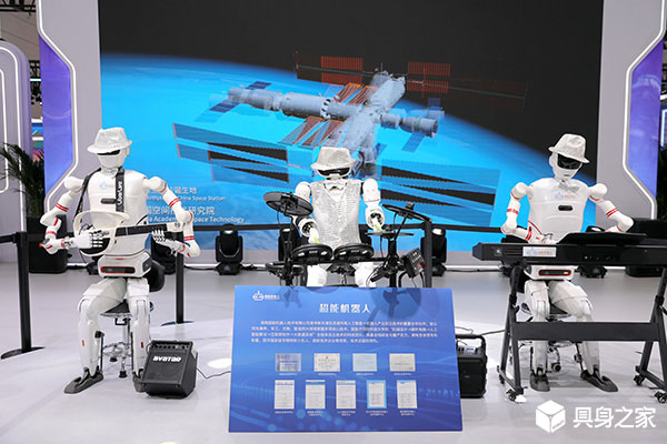 DYNA－2模型重磅登场 百万小时训练赋能机器人