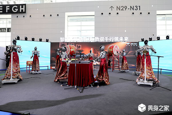 制度破冰!具身机器人演艺开启沙盒试点