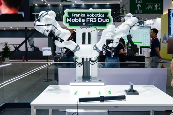 具身智能回到产业现场,思灵机器人 Agile Robots 携 12 款展品亮相 2026 工博会